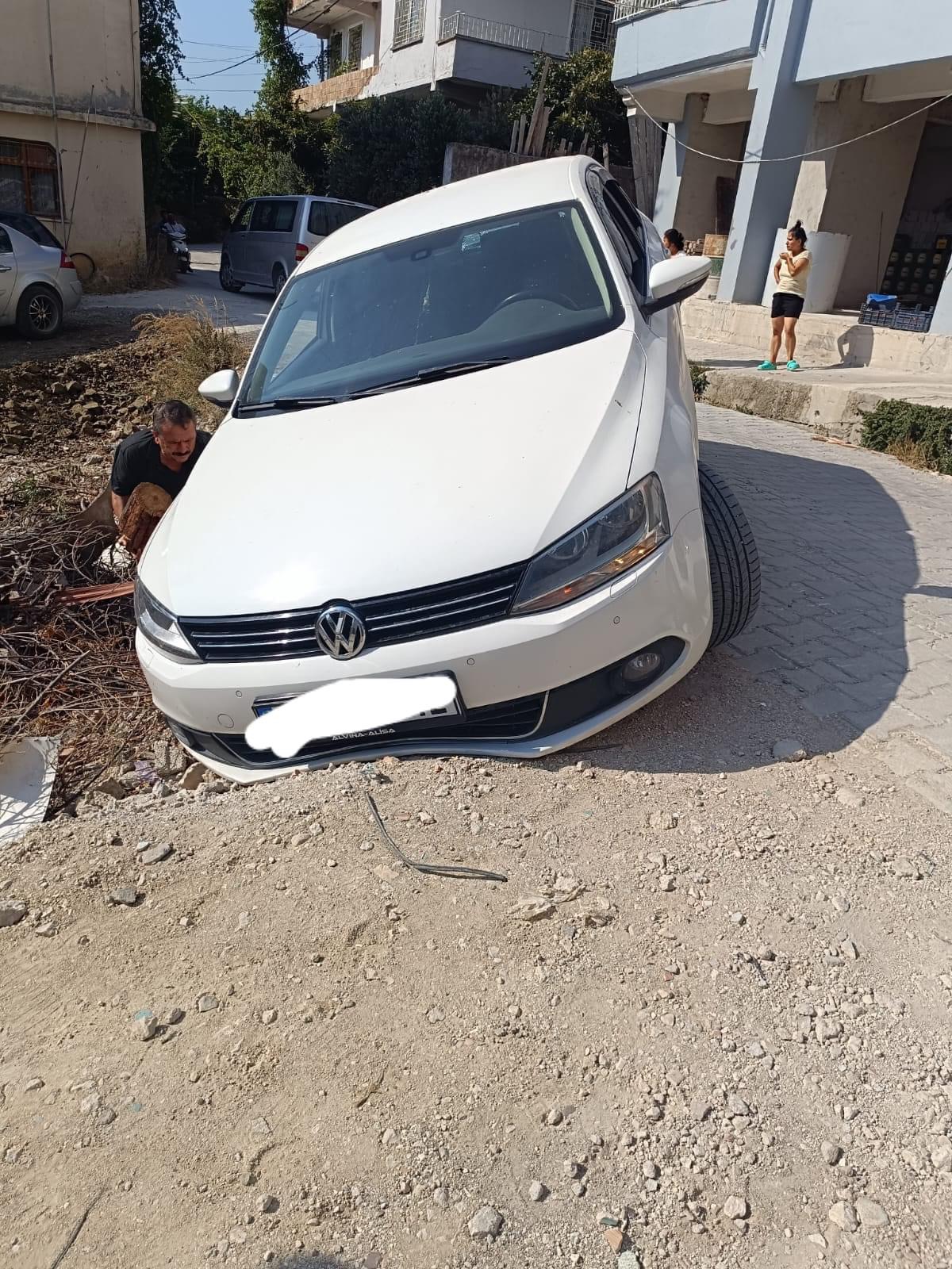 Hatay’da Bozuk Yollar Tehlike Saçıyor: Gümüşgöze’de Kaza